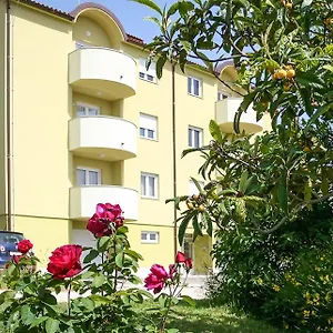Apartments Verde Apartment Premantura